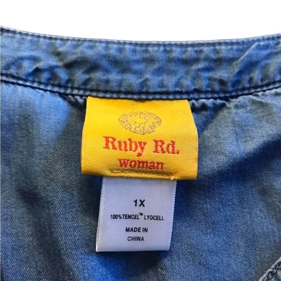 Ruby Red Blouse size 1X excellent condition - Picture 2 of 2